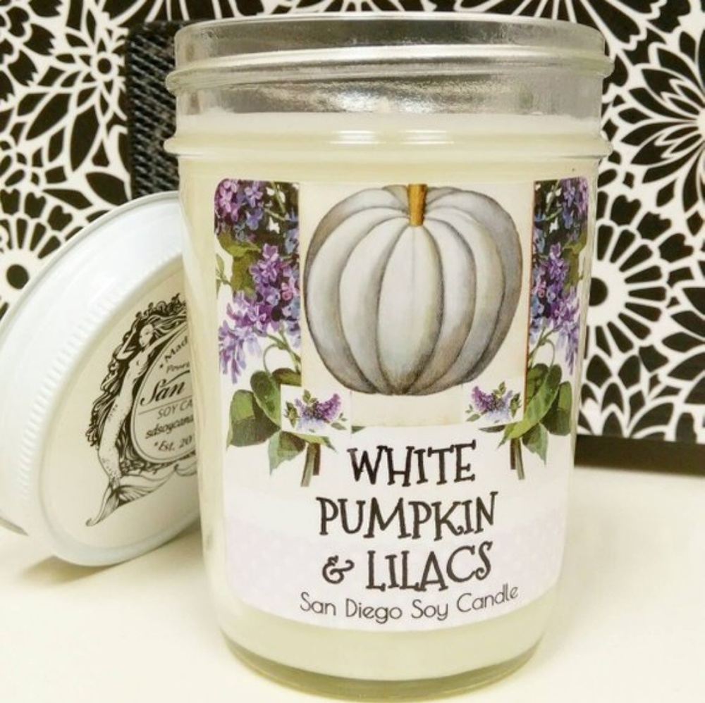 White Pumpkin & Lilacs soy candle